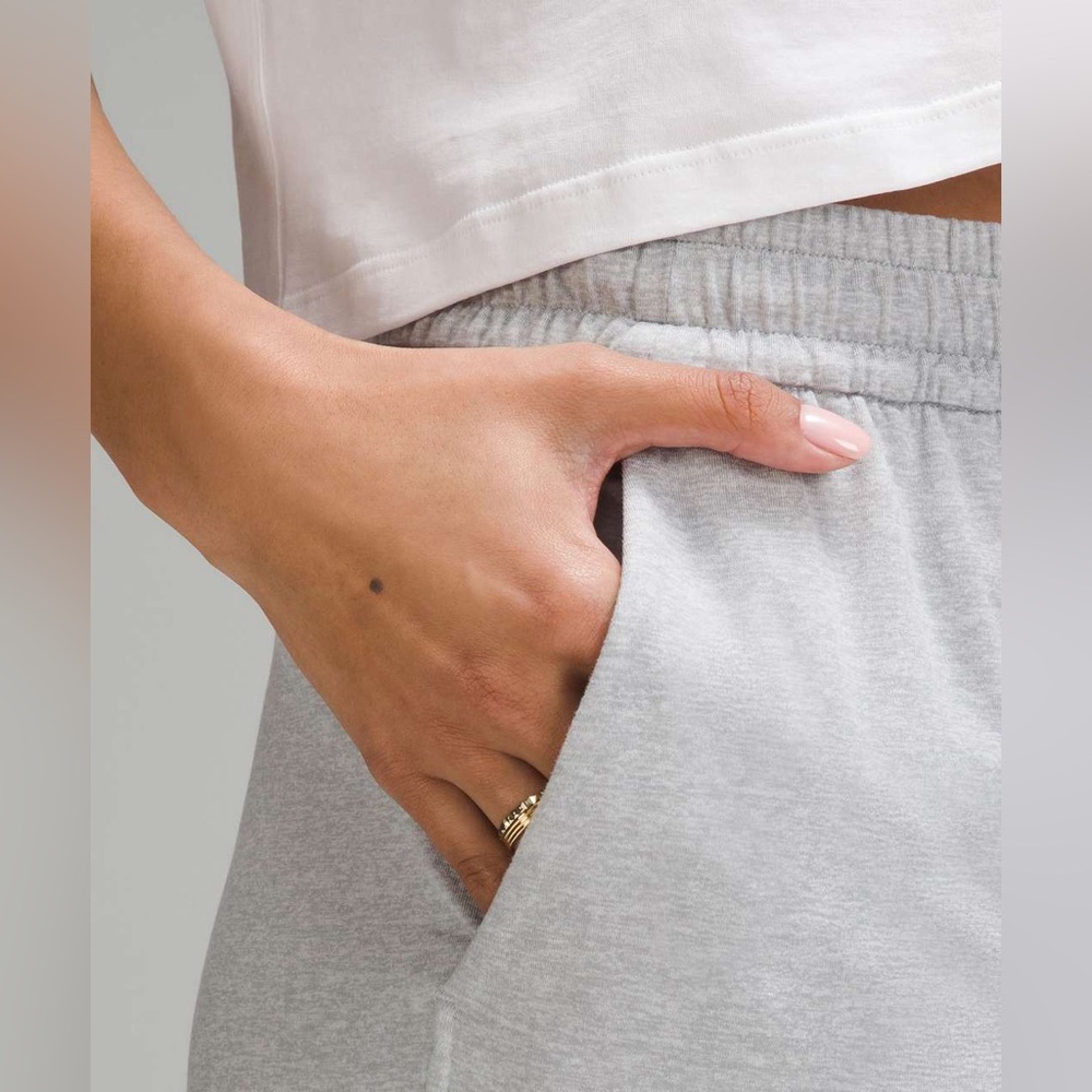 Lululemon Soft Jersey Straight-Leg Pant Tall Heather Gray Size 2 - Picture 4 of 6